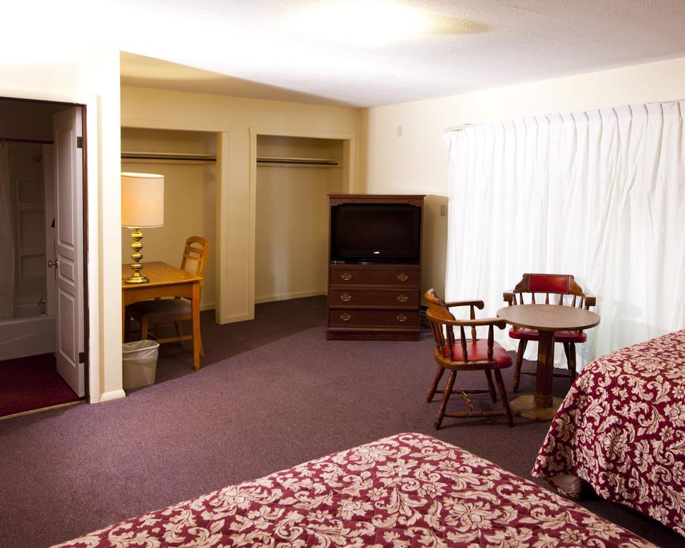 Charlie'S Motel Frostburg Екстериор снимка