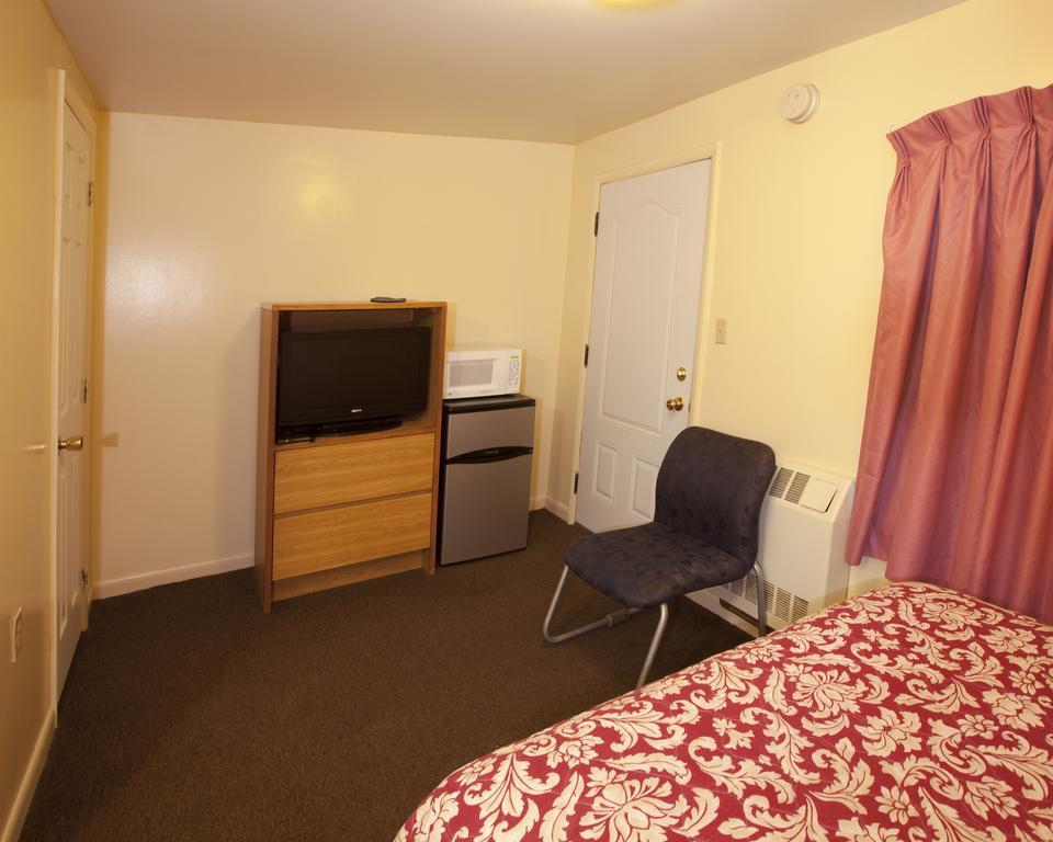 Charlie'S Motel Frostburg Екстериор снимка