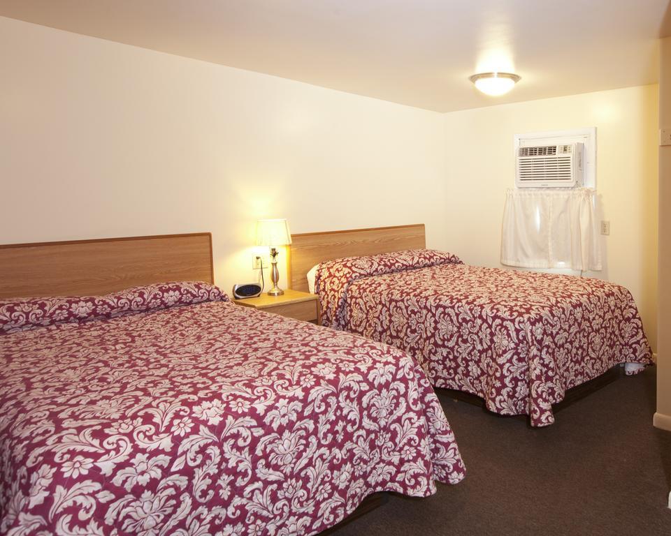 Charlie'S Motel Frostburg Екстериор снимка