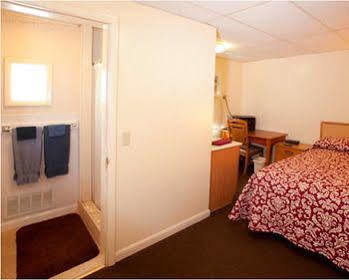 Charlie'S Motel Frostburg Екстериор снимка