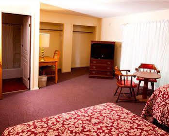 Charlie'S Motel Frostburg Екстериор снимка